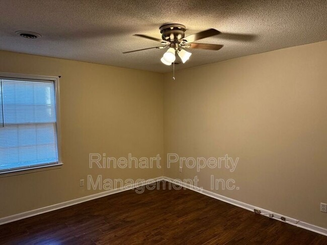 Building Photo - 290 Ratterree Cir