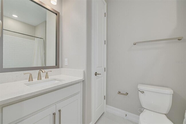 Building Photo - 5005 San Martino Dr