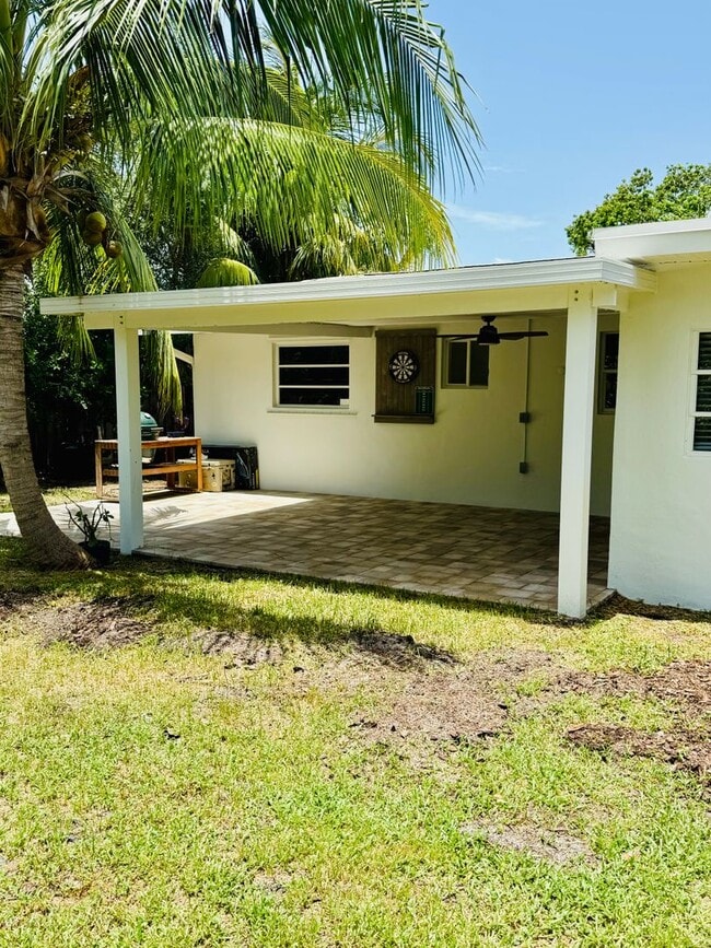 Building Photo - 3/2/1 Rocky Point Home w/Fenced Backyard &...