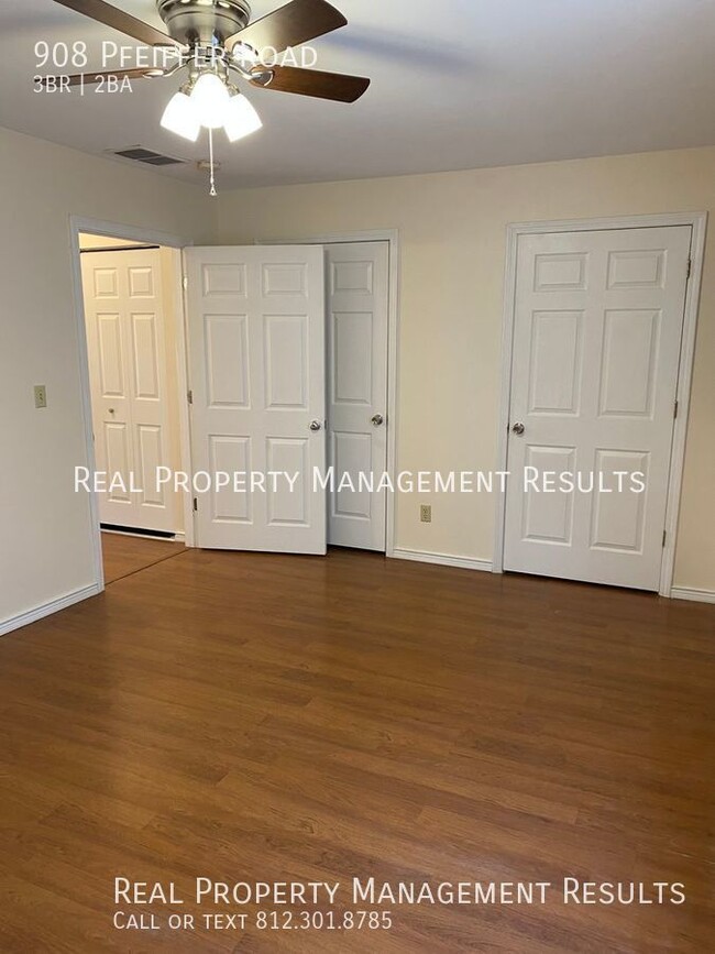 Building Photo - 3 Bedroom, 2 Bath Townhouse, Northside