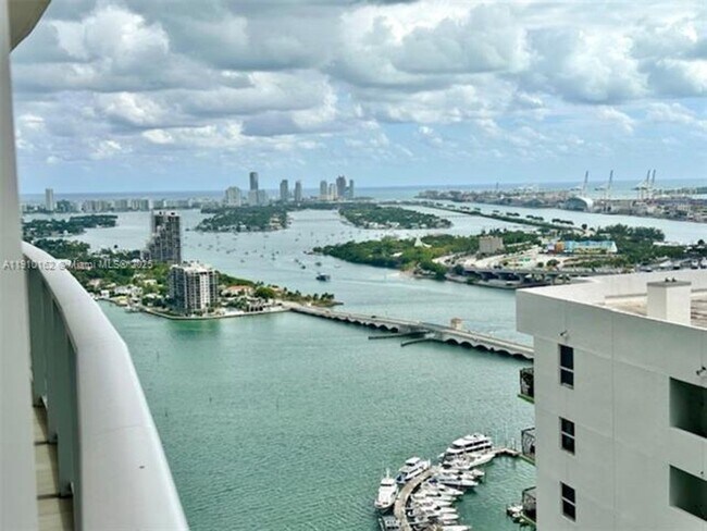 Building Photo - 488 NE 18th St