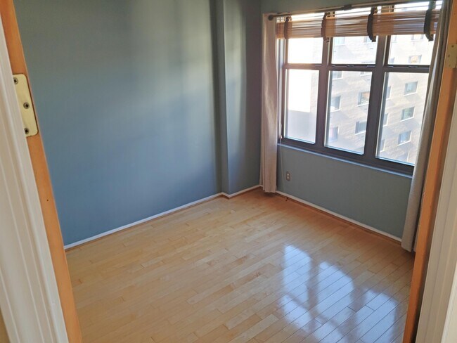 Building Photo - 1401 17th St NW