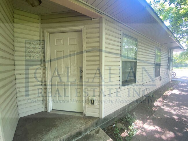 Building Photo - 3619 Sycamore St