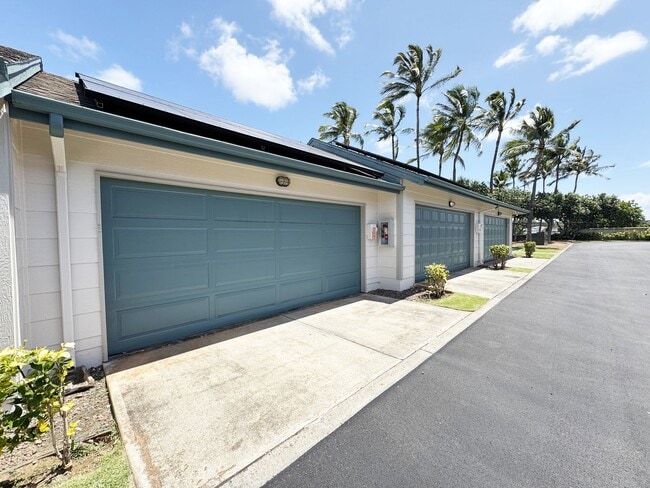 Building Photo - Pet Friendly Ewa Beach Townhouse with Cent...
