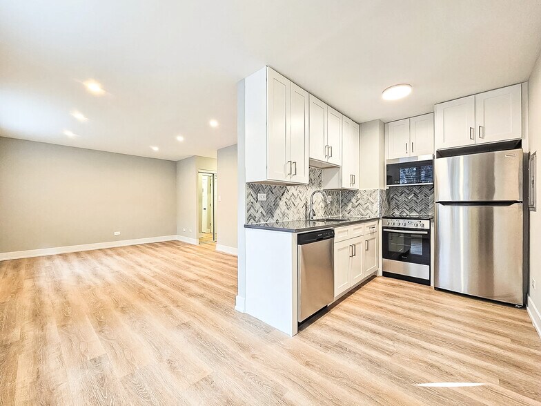 Building Photo - 520 W Aldine Ave