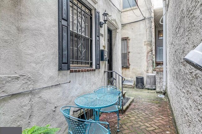 Building Photo - 813 Kater St