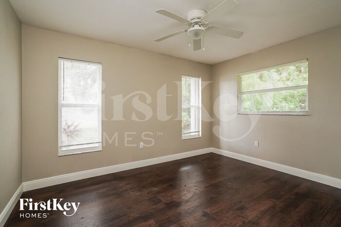 Building Photo - 21515 Beaverton Ave