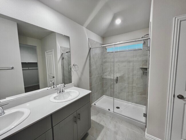 Building Photo - 1343 Cress Gdn Ln
