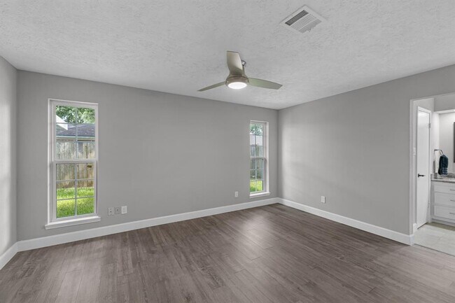 Building Photo - 13607 Salisbury Dr