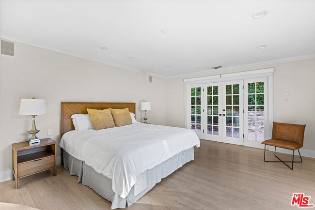 Building Photo - 9520 Gloaming Dr