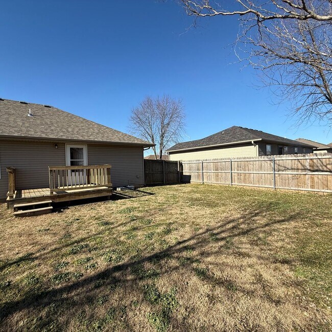 Building Photo - 3 bedroom 2 bath home in Willard School District
