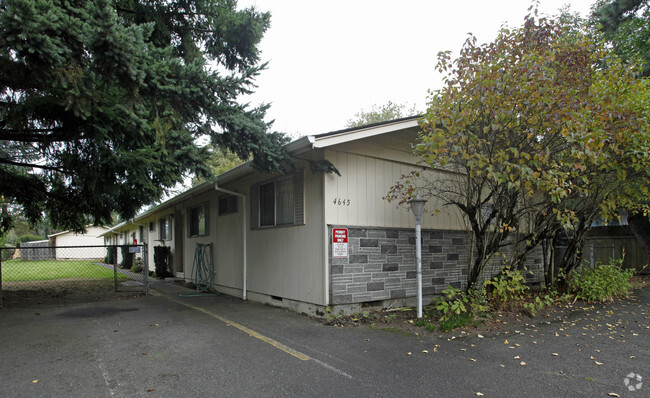 Building Photo - King Road Apartments