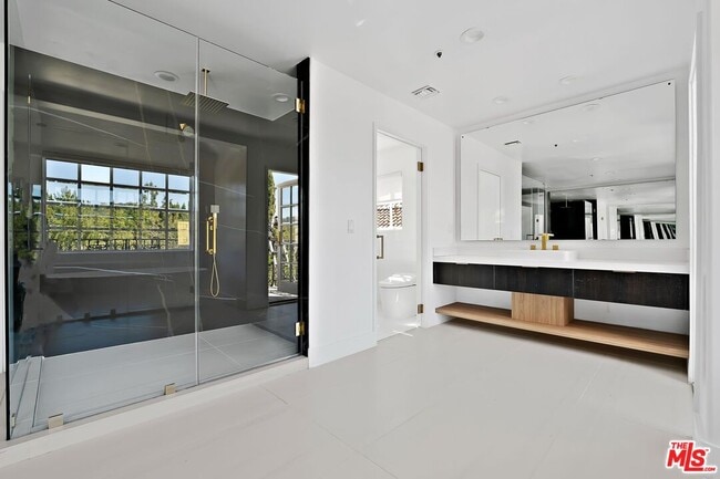 Building Photo - 2387 Stratford Cir