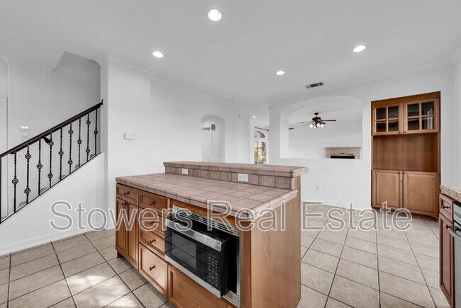 Building Photo - 6044 Claret Ct