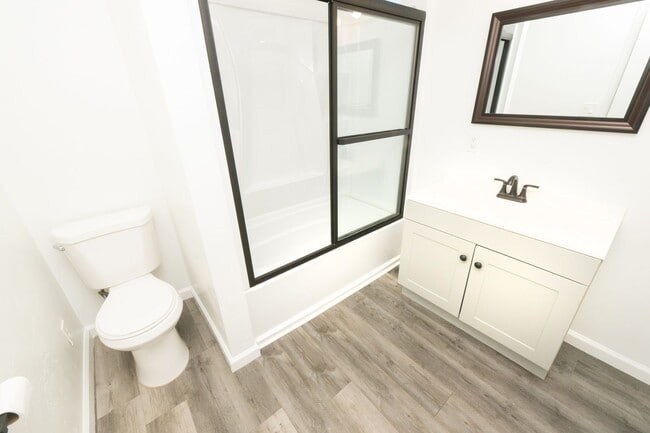 Building Photo - Ready for showing on 6-25-25    3BR/1BA - ...