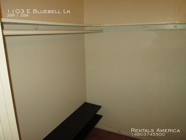 Building Photo - NO HOA!