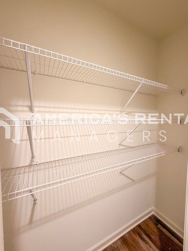 Building Photo - Coming Soon! Available to view NOW!!! Comfortable and Bright Tuscaloosa Home