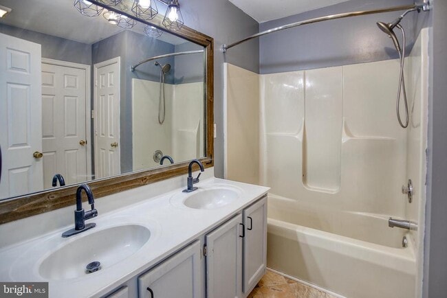 Building Photo - 3108 Eden Dr