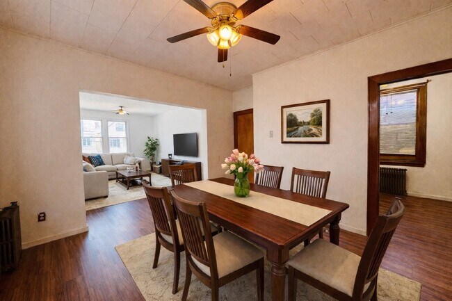 Building Photo - 100 Lexington Ave