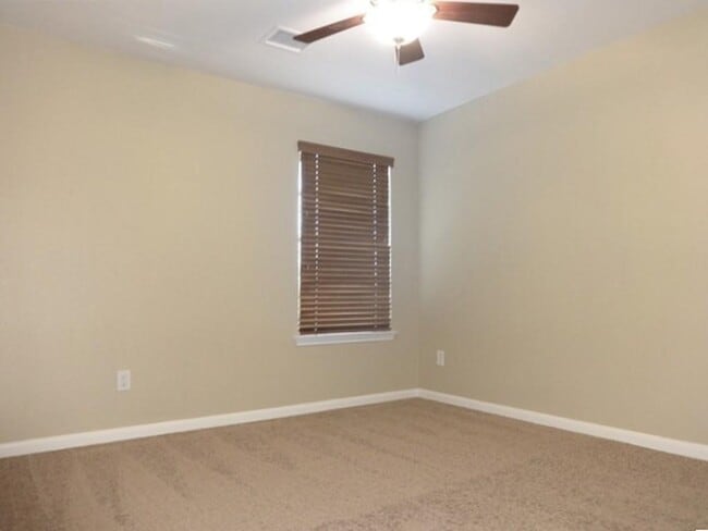 Building Photo - 29427 Legends Hill Dr