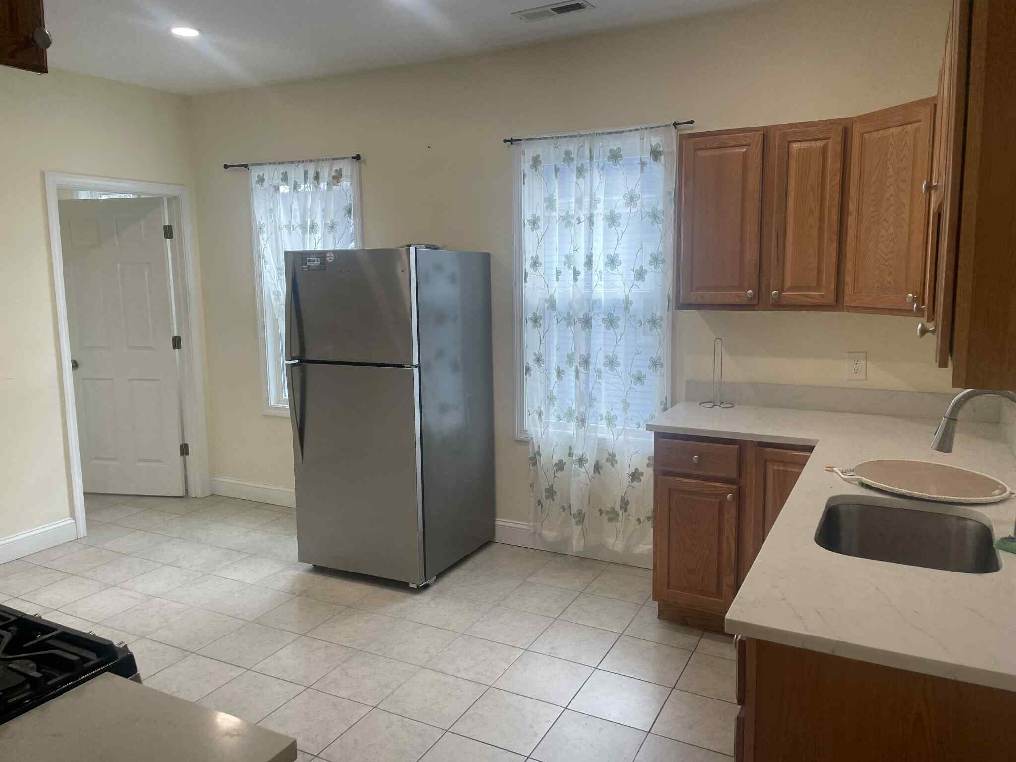 Building Photo - 6 Millet St