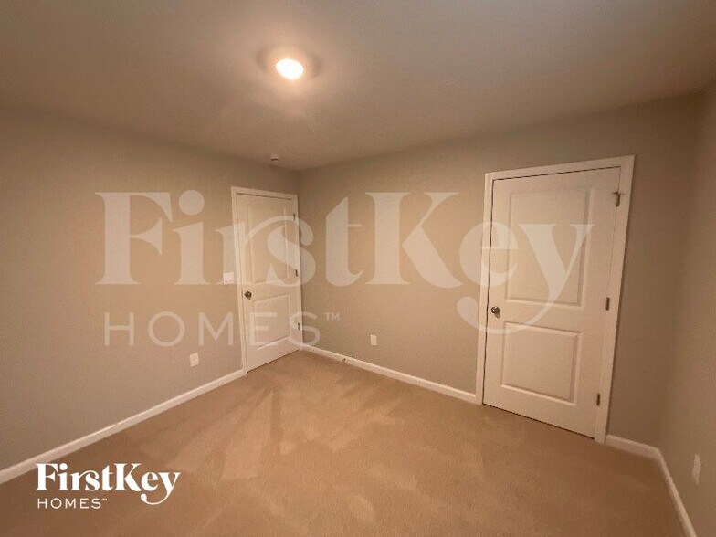 Building Photo - 145 Preston Oaks Dr