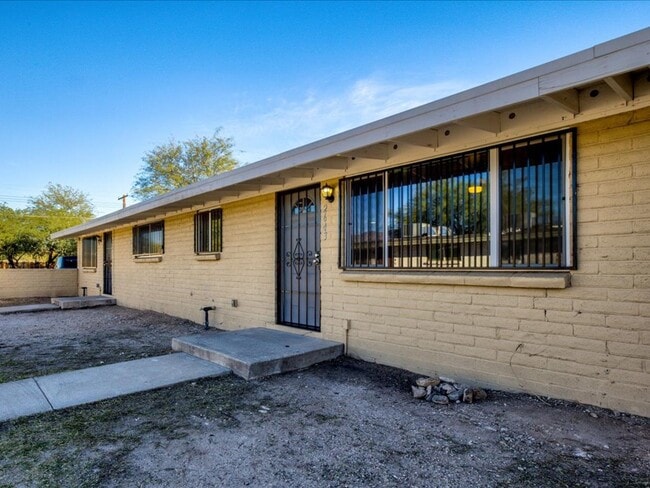 Building Photo - Beautifully Updated 1 Bedroom Home – Ready...