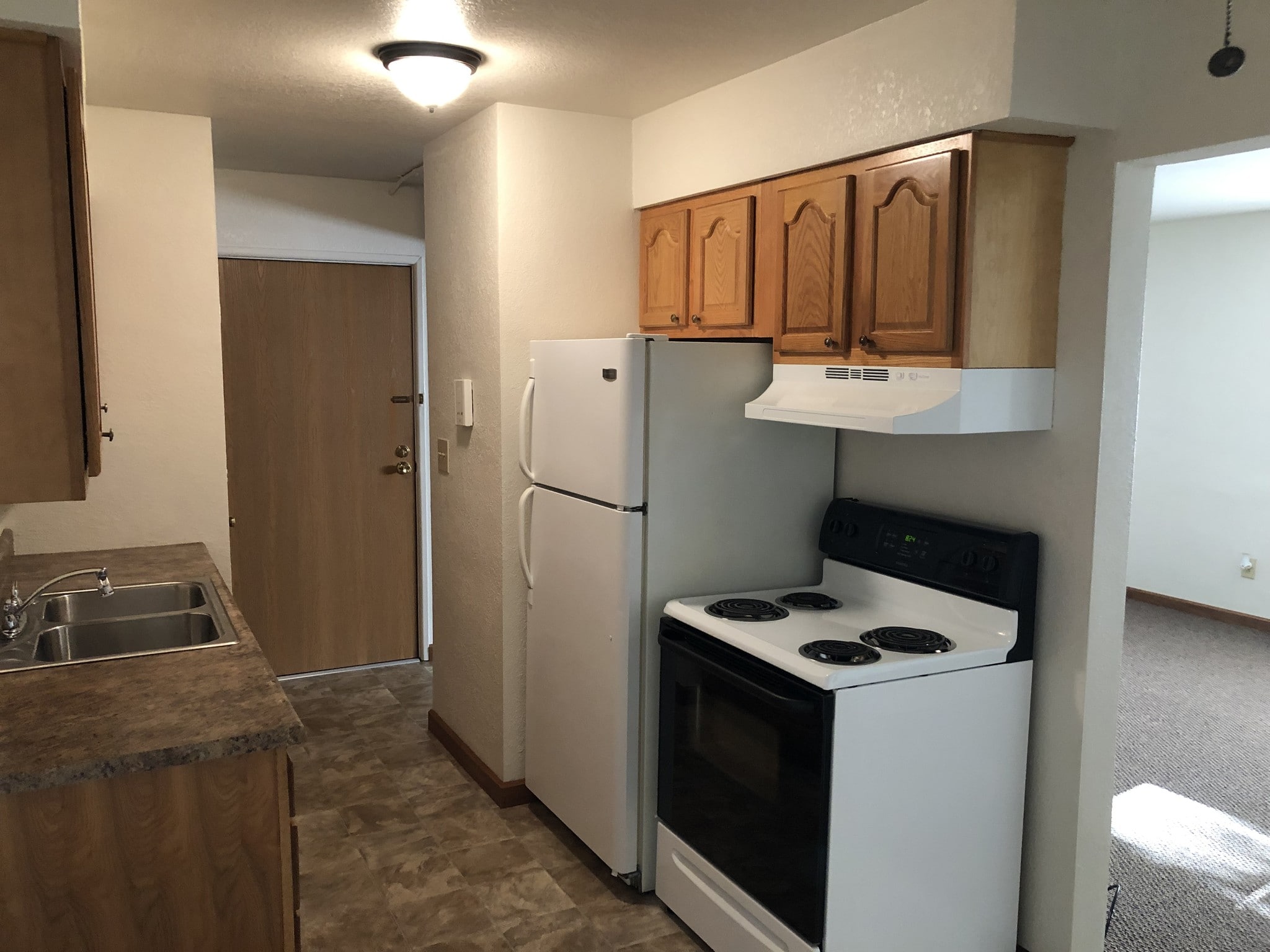 Kitchen - 3194 Curry St