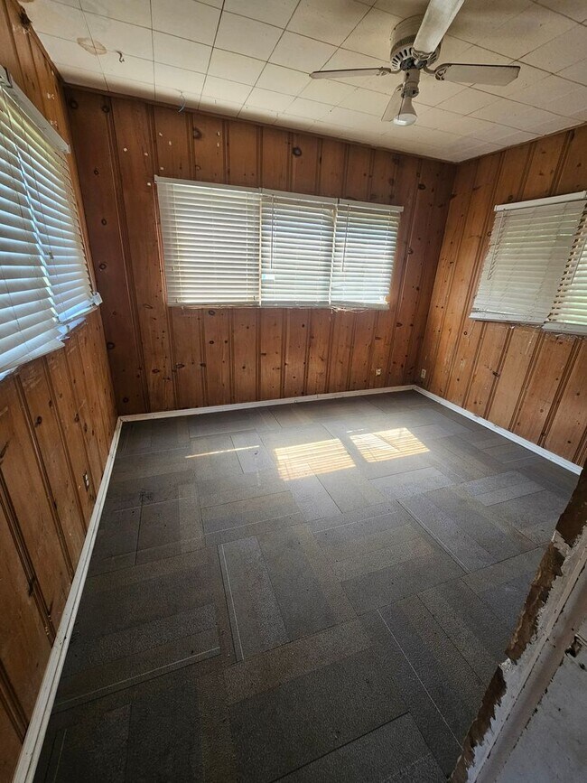 Building Photo - 3 bedroom | 1 bathroom | 1 car garage | Close to campuses & Rountree | Pets welcome!