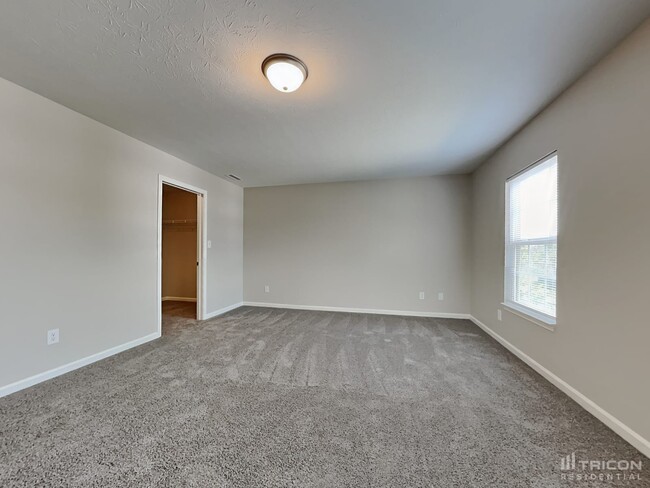 Building Photo - 15183 Royal Grove Dr