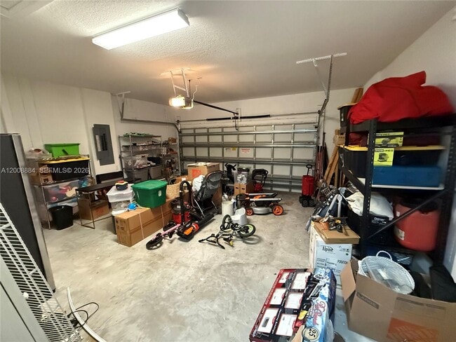 Building Photo - 2945 SE 3rd St