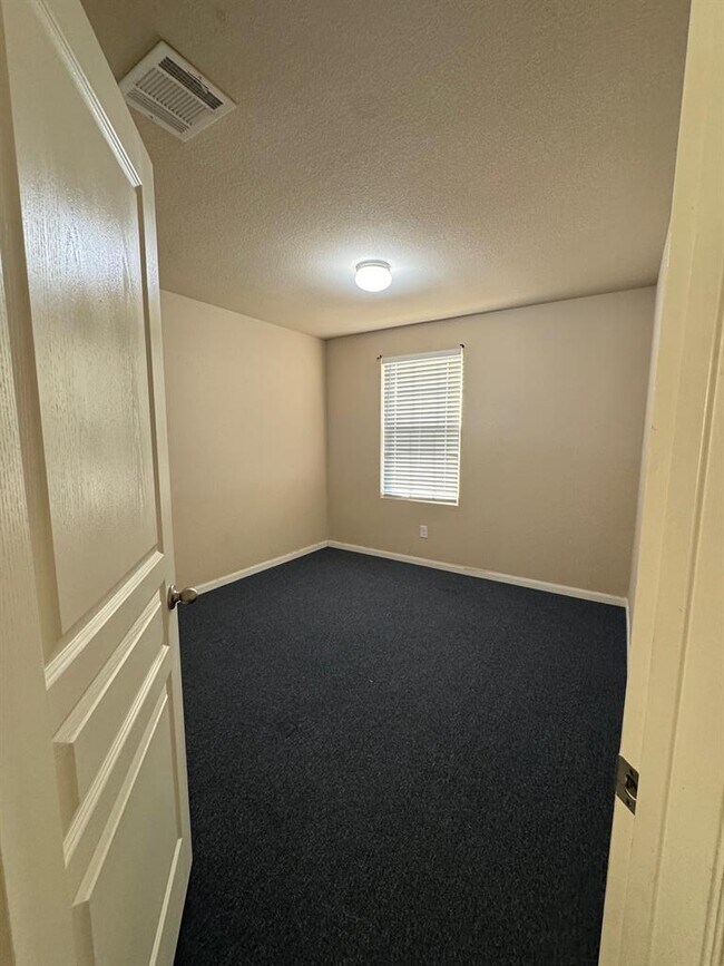 Building Photo - 117 Kemah Ln