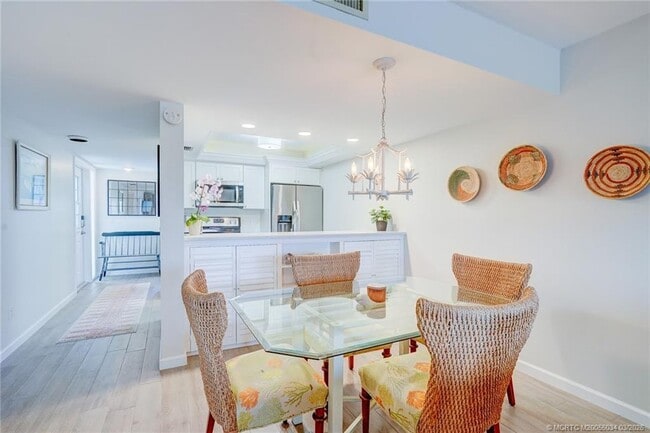 Building Photo - 5553 NE Gulfstream Way