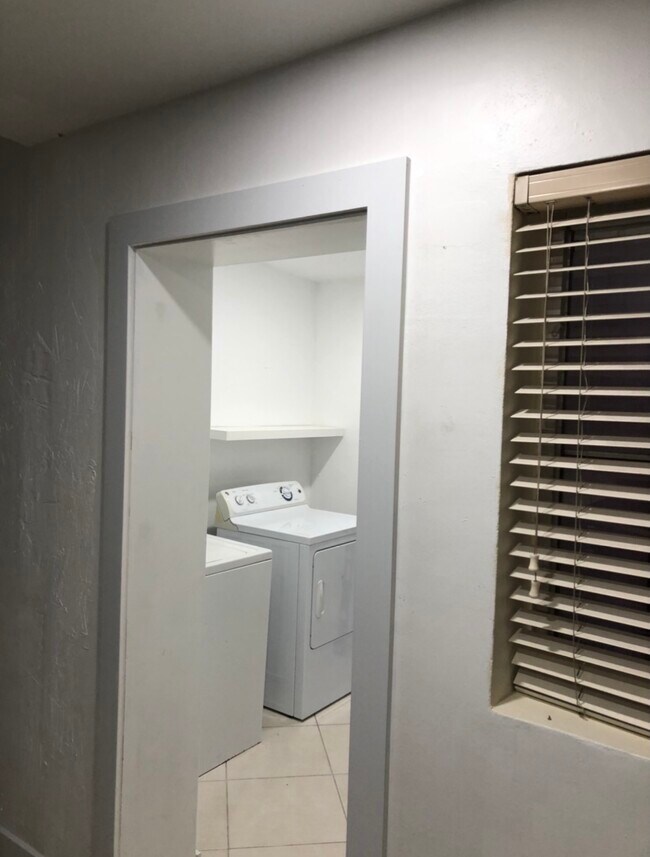 Building Photo - 14321 Boggs Dr