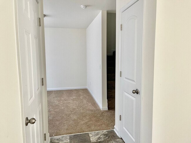 Building Photo - Available Now – Spacious 4BR Home on 1.5 Acres in Rural Hall!