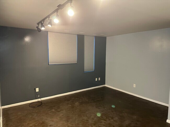 Building Photo - 705 Wilkinson Blvd