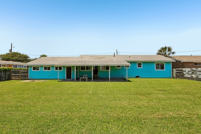 Building Photo - 5709 Maco St