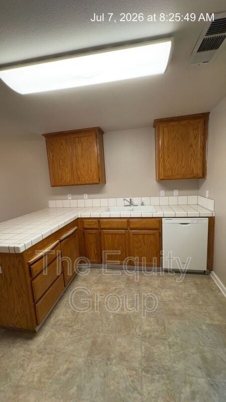 Building Photo - 2513 S Irma St