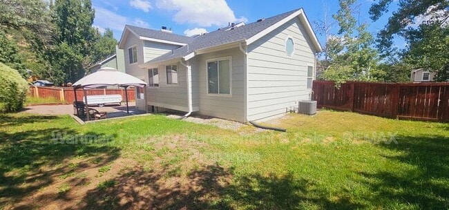 Building Photo - 4130 Madrone Way