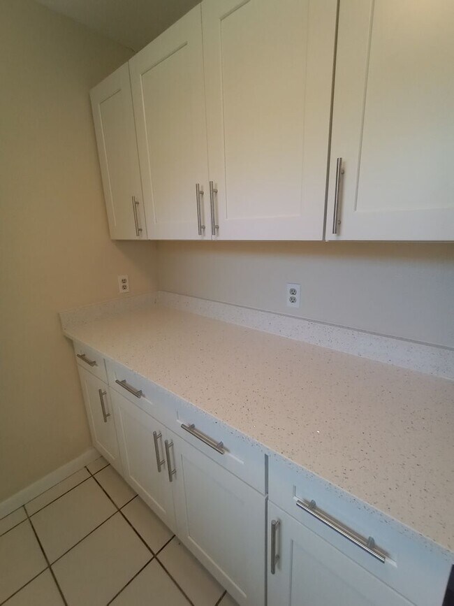 Building Photo - 4/2 HOME FOR RENT!! AVAILABLE NOW