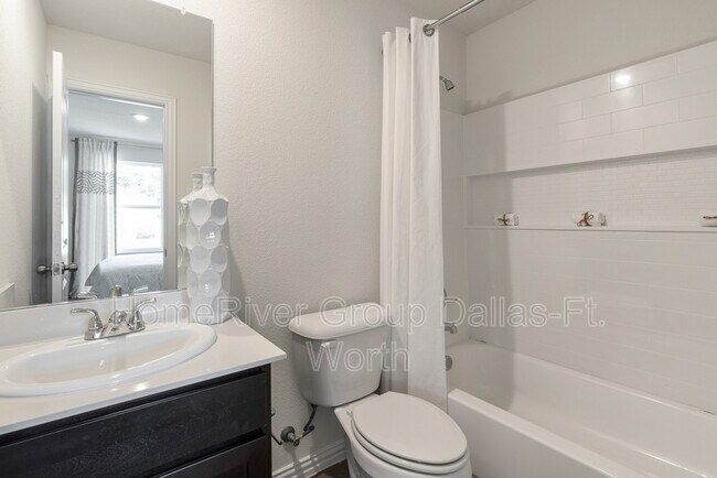 Building Photo - 421 County Line Rd