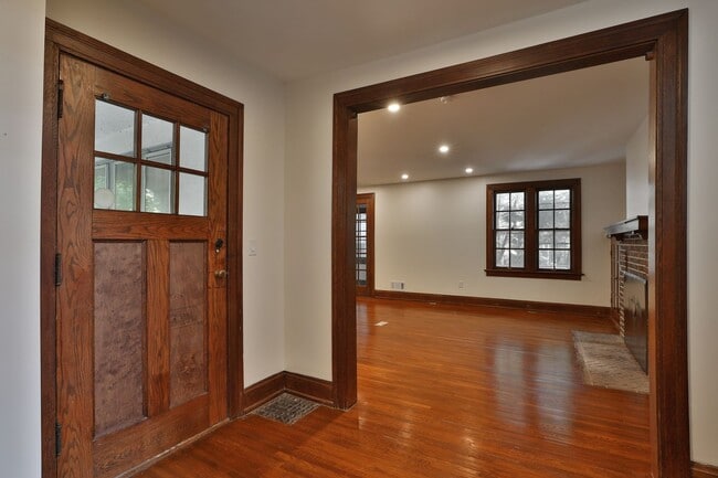 Building Photo - 2104 Iuka Ave
