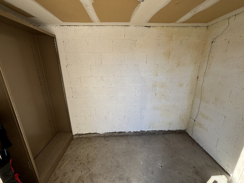 Building Photo - 4910 N 74th St