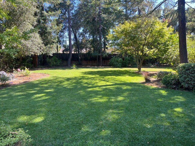 Building Photo - Luxury Furnished Monte Sereno Estate | Short-Term Executive Lease | Resort-Style Living