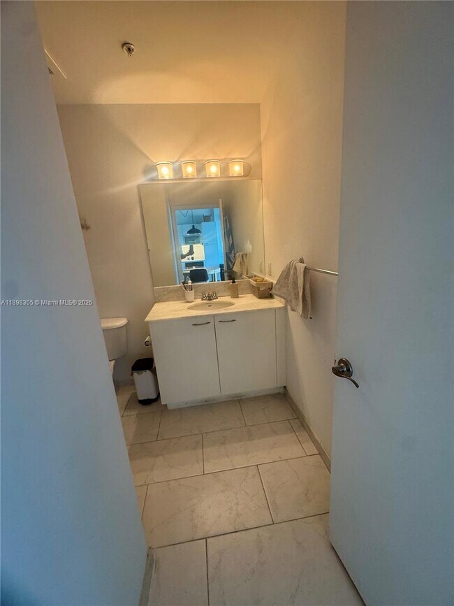 Building Photo - 133 NE 2nd Ave