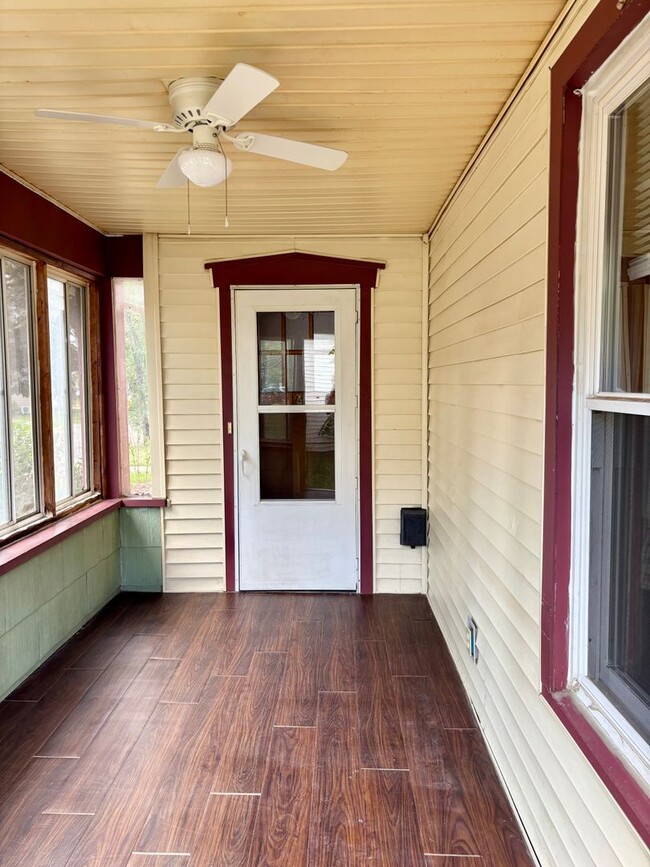 Building Photo - Check Out This 4-Bed/1-Bath House in Bluff...