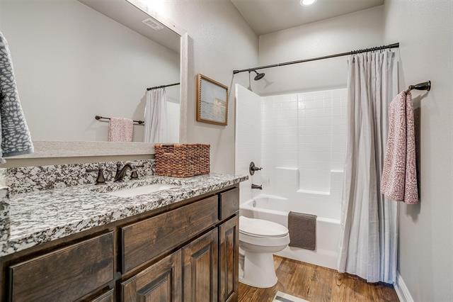 Building Photo - 2700 James