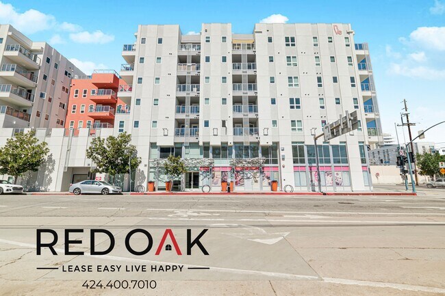 Building Photo - 11405 Chandler Blvd