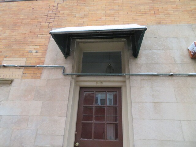Building Photo - 1552 W Highland Ave