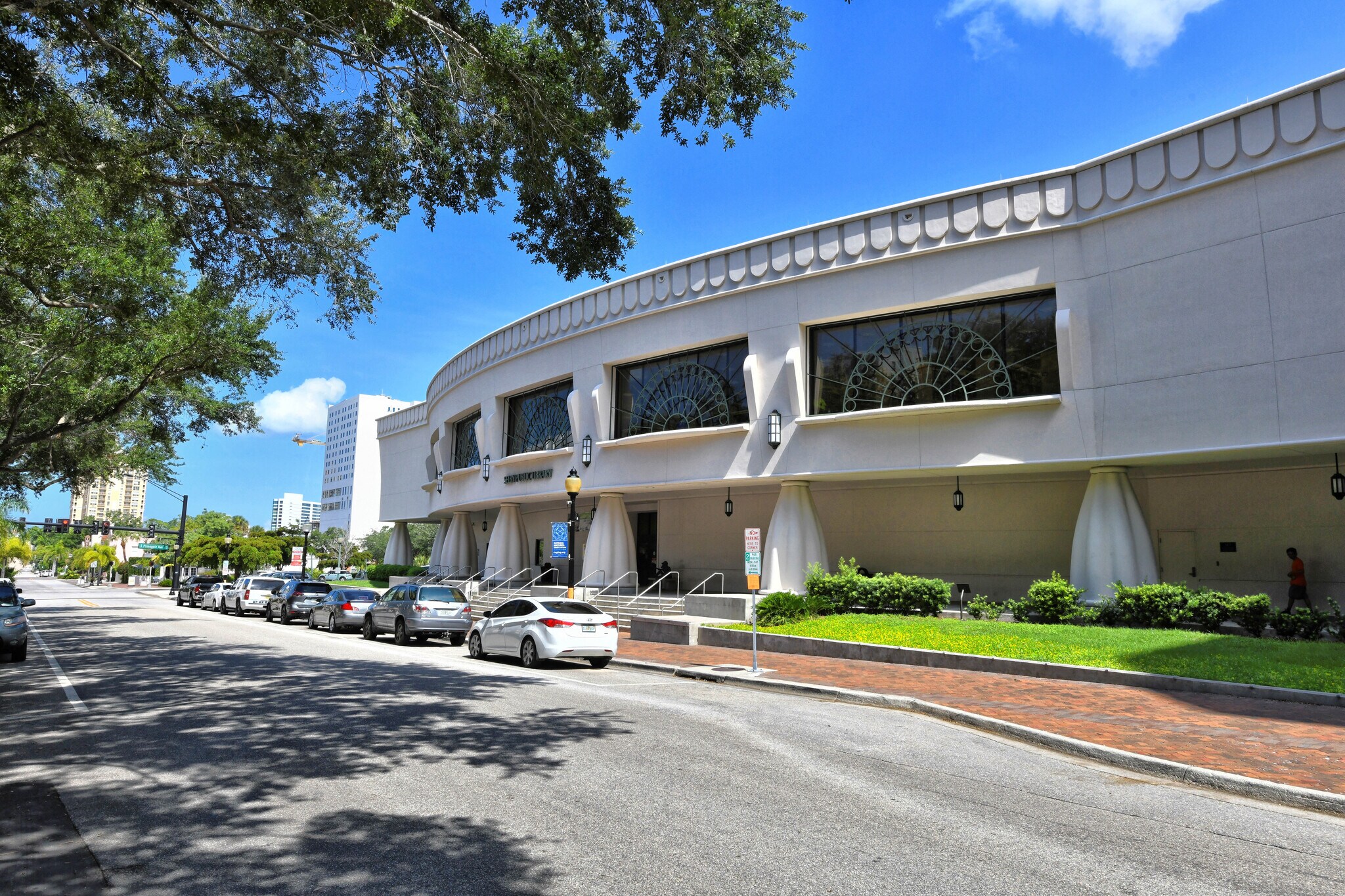 Building Photo - 2739 Temple St